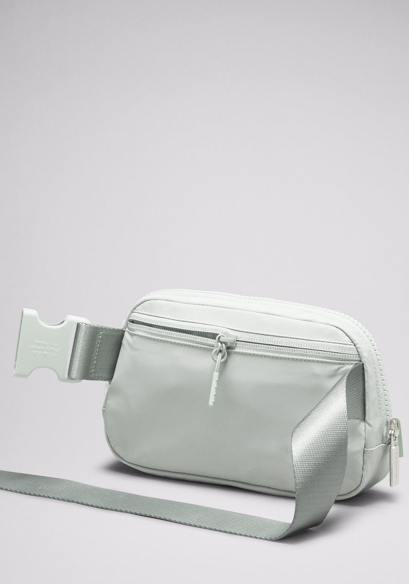 Popular NEW Lululemon Everywhere Belt Bag Silver Drop