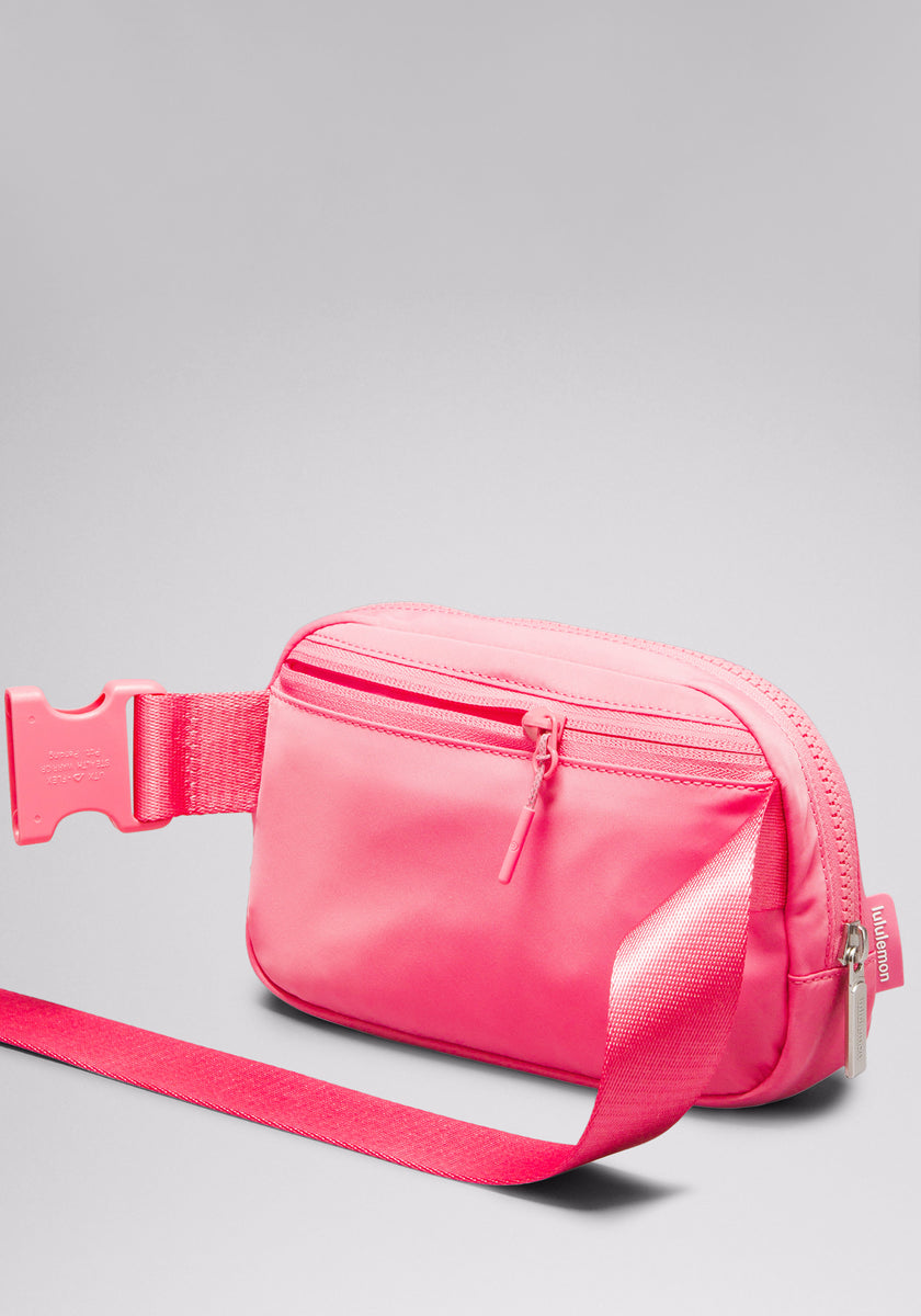 Lululemon Everywhere Belt authentic Bag PINK