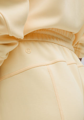 Softstreme High-Rise Short 4"