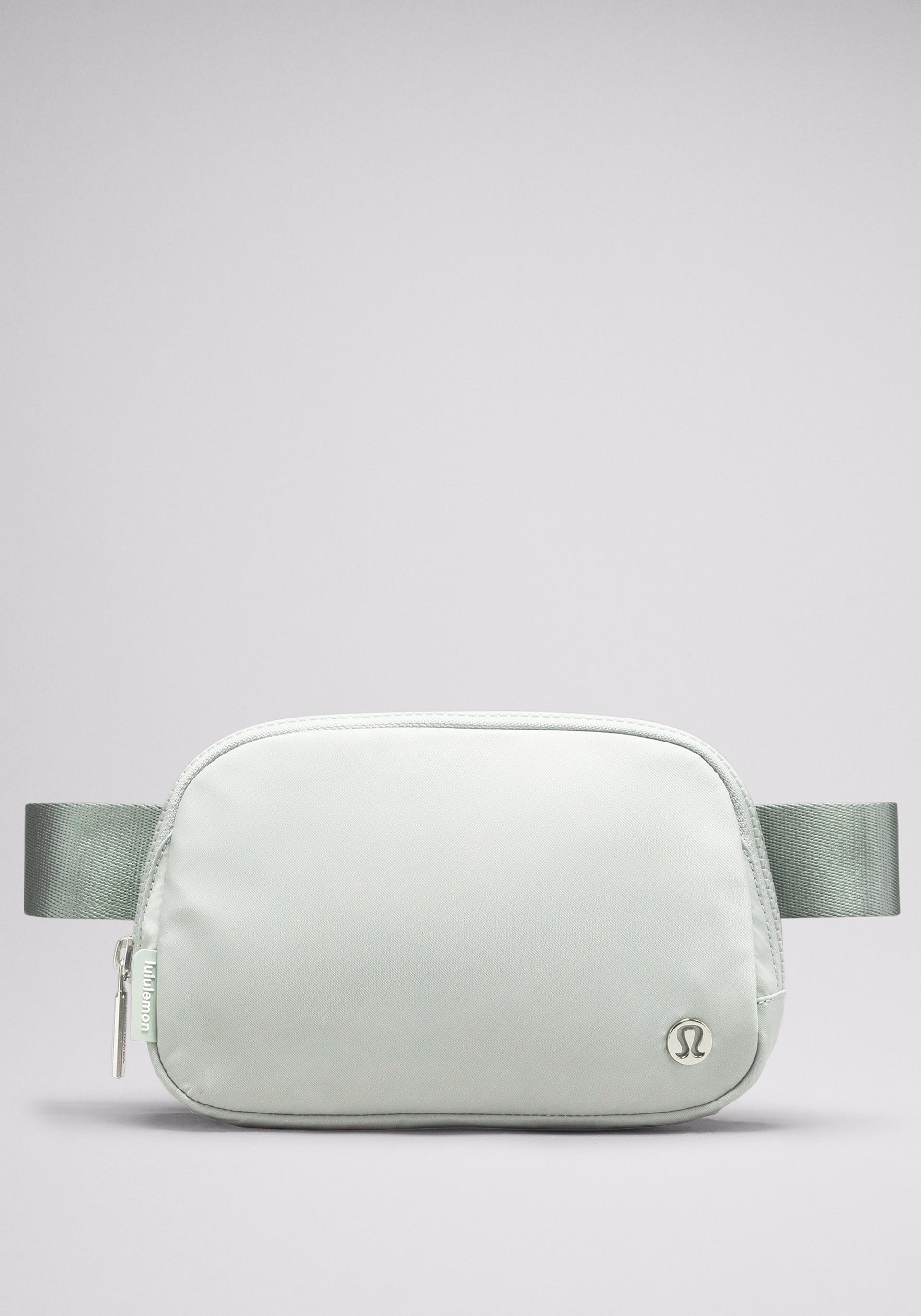 Lululemon Everywhere Belt Bag- good Silver/White