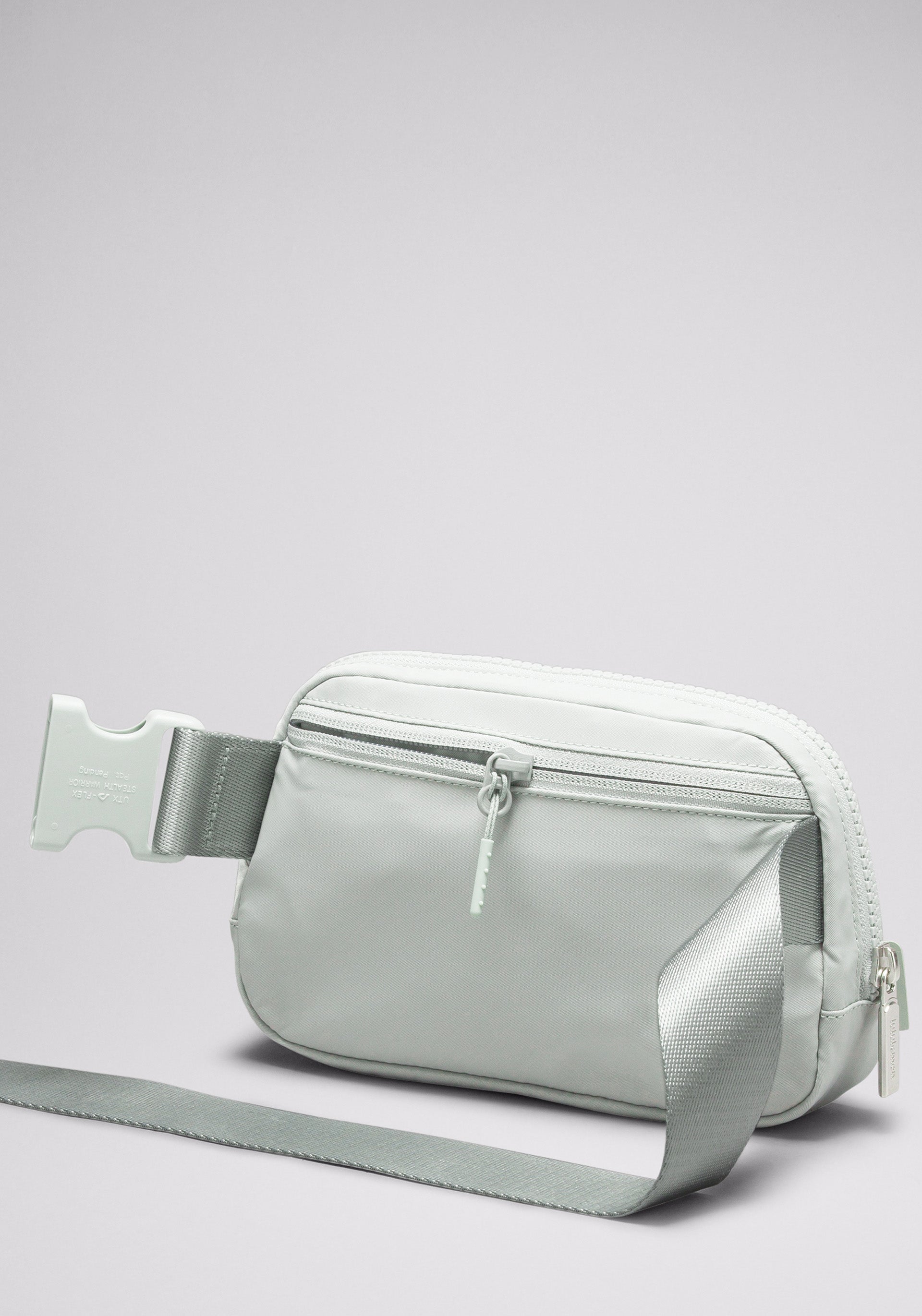 Lululemon deals Everywhere Belt Bag Silver Drop