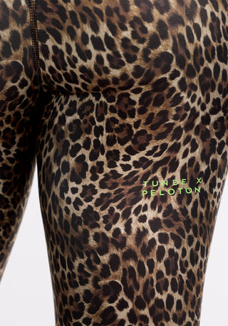 Endurance Light Contoured Waistband Legging 25"