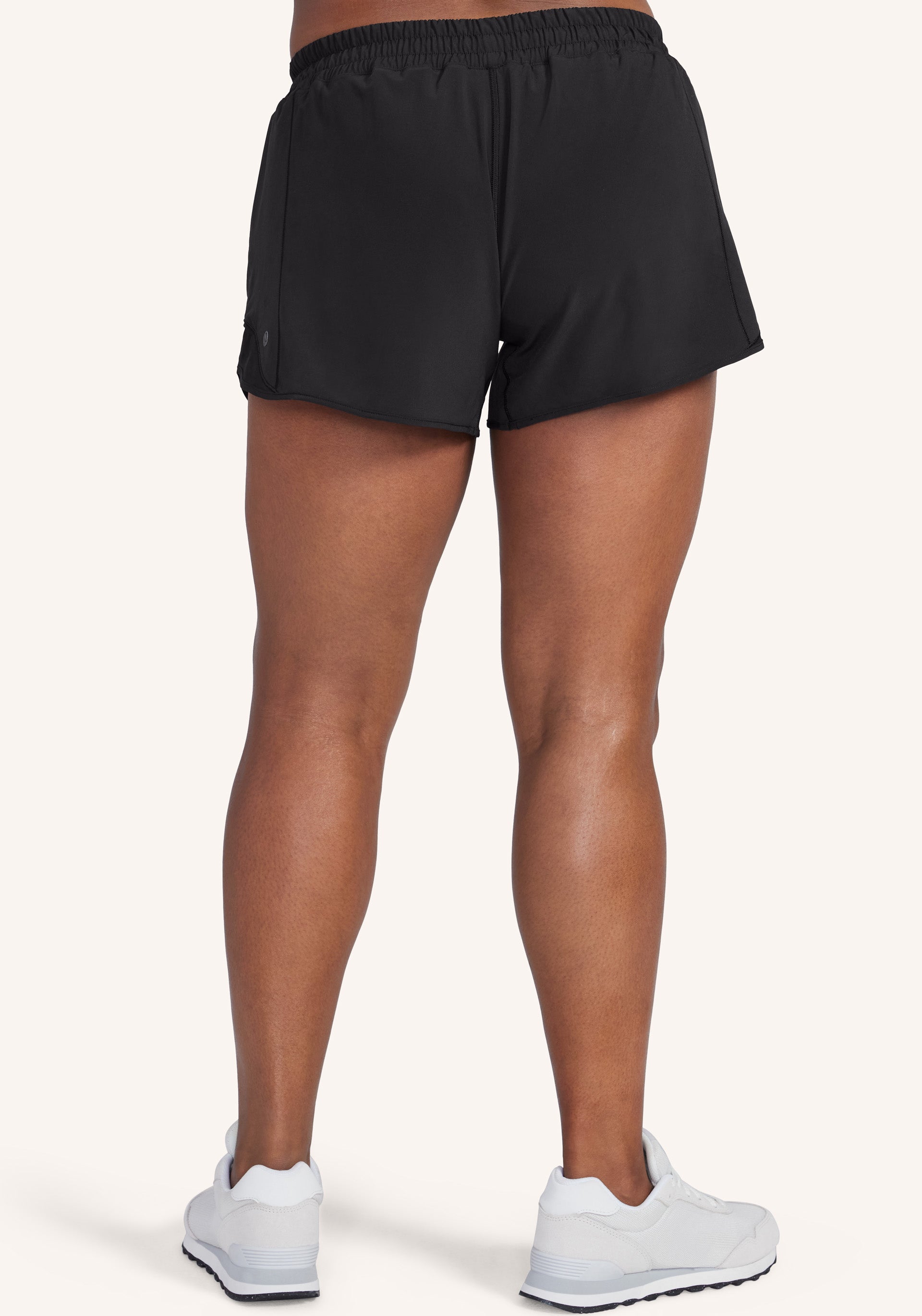 lululemon HOTTY HOT LOW-RISE LINED 10CM - Sports shorts - white