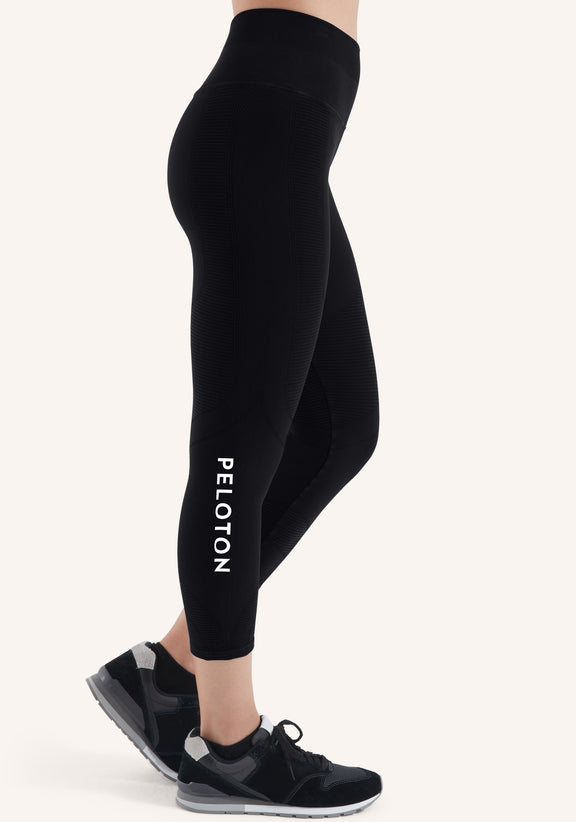 Peloton - Sales Specialist Rachel is rocking Nux- Seamless Shapeshifter bra  and legging. These iteams are now available at Peloton Madison Avenue!